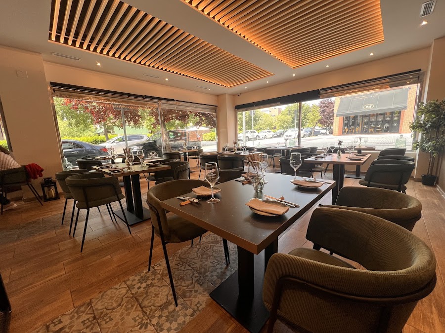 Restaurante "Divino Tinto"