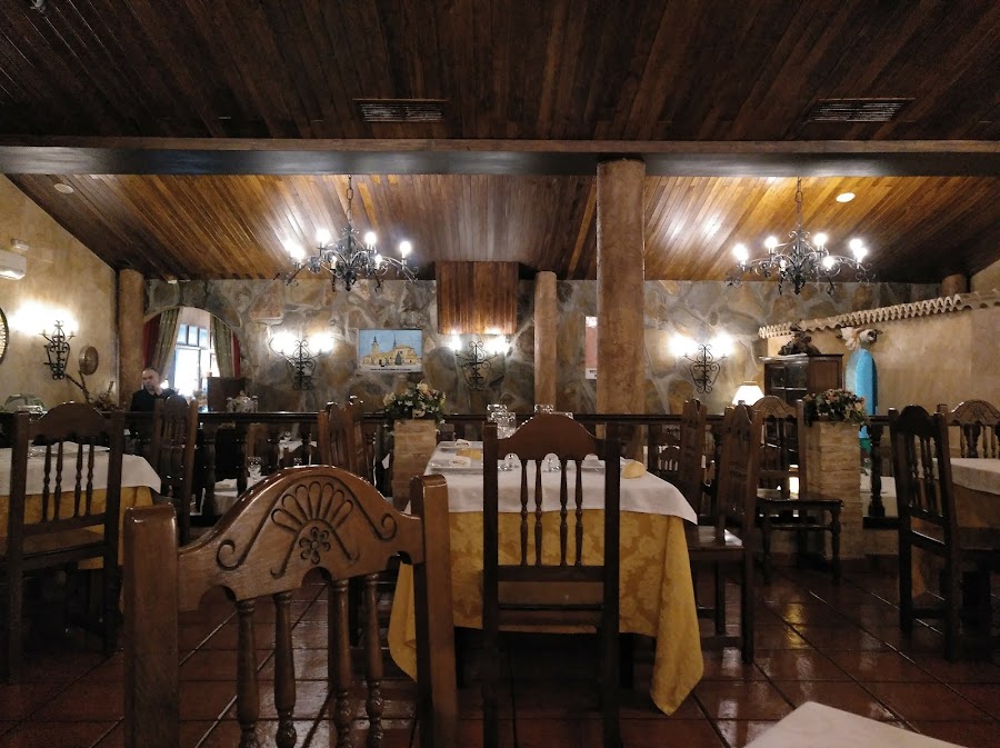 El Caserón De Los Arcos