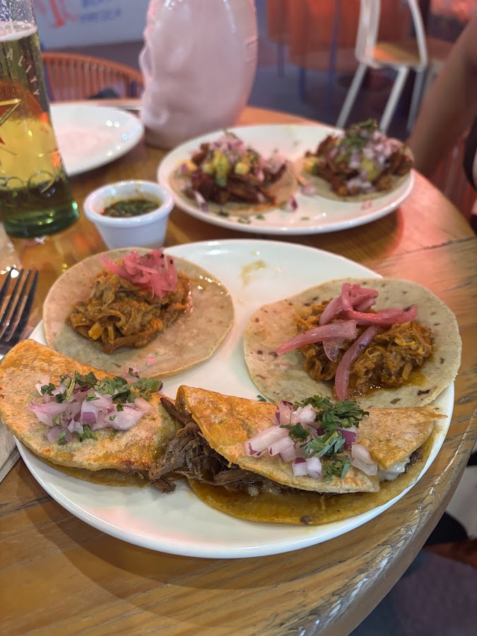 Gracias Padre - El Luchador - Restaurante Mexicano